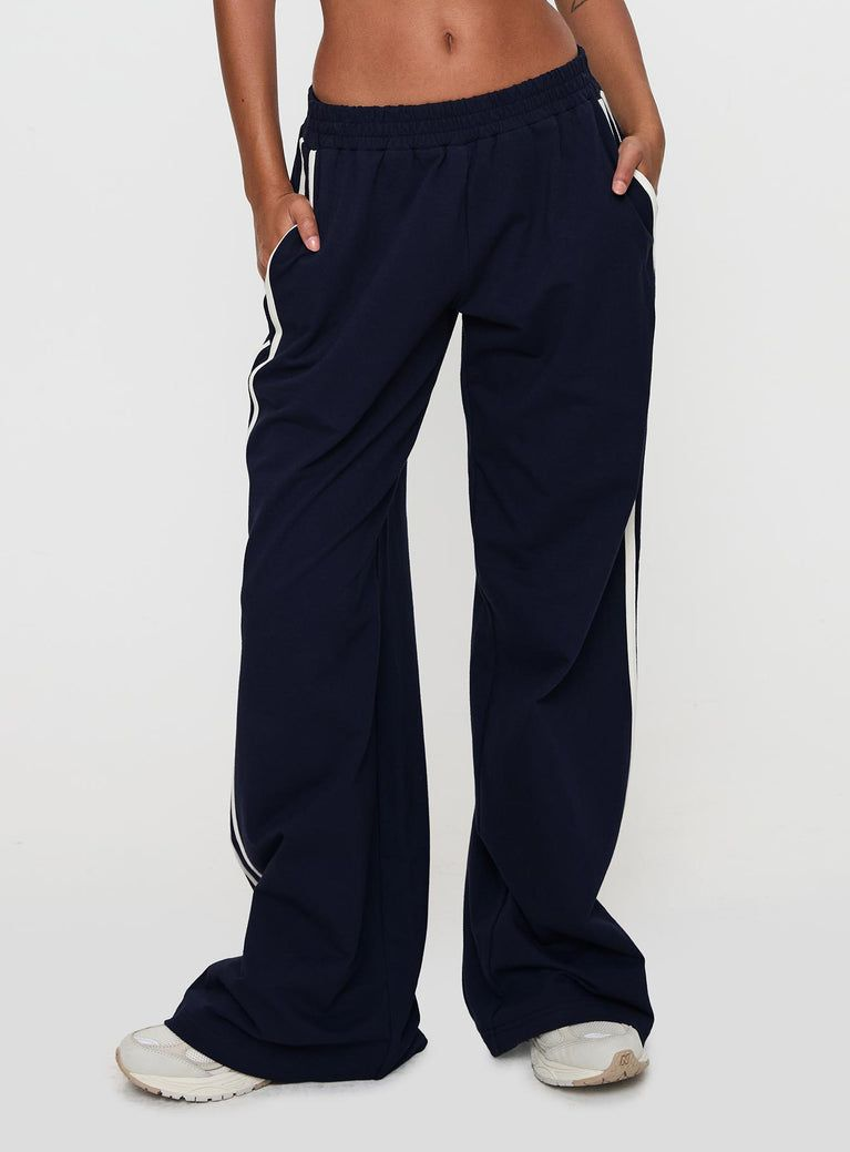 Trackpants