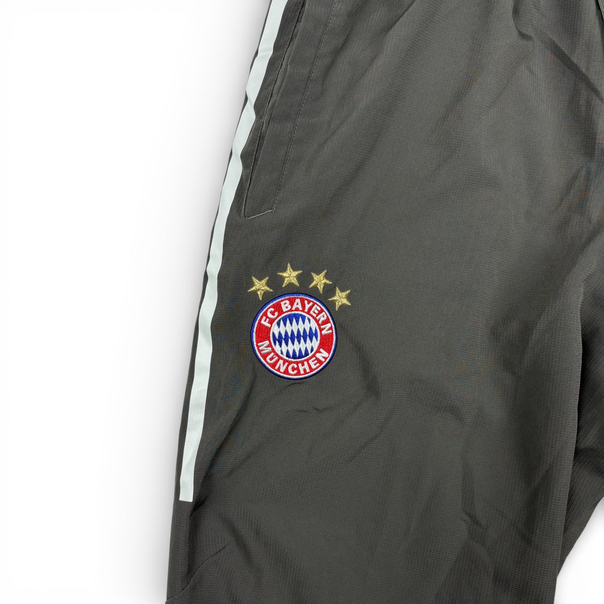 adidas FC Bayern München Trackpants Anthrazit