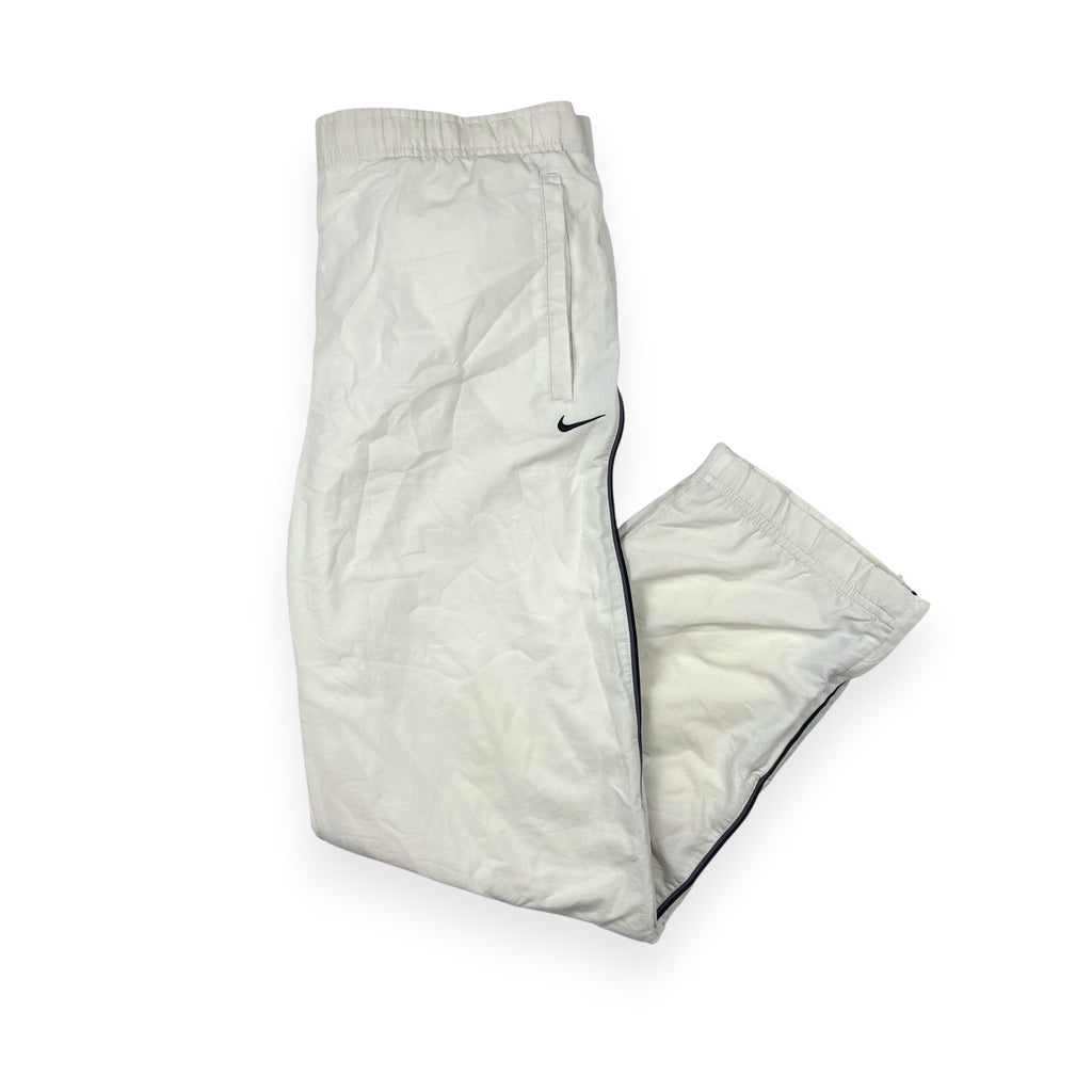 Nike Trackpants Weiß mit schwarzem Paspel