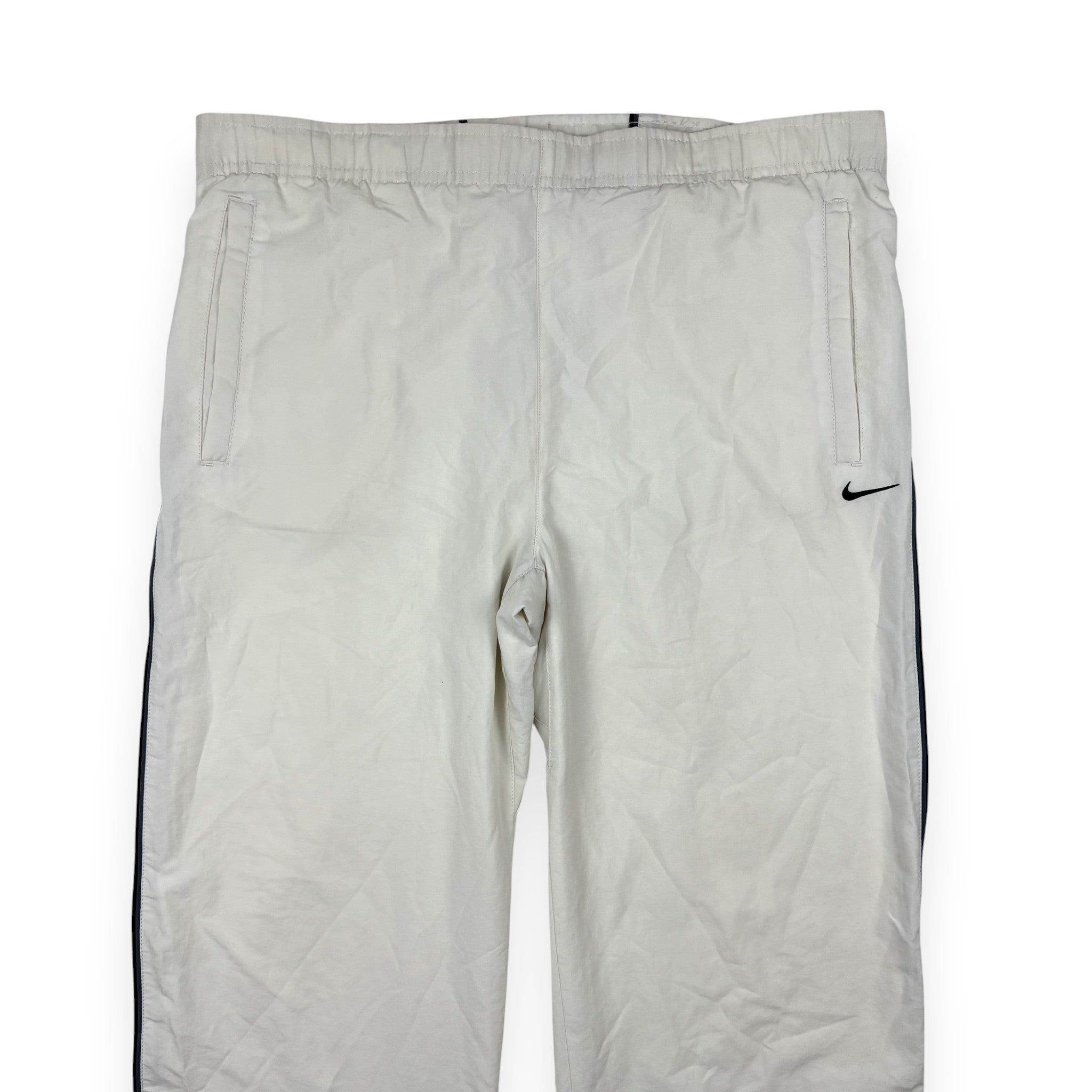 Nike Trackpants Weiß mit schwarzem Paspel