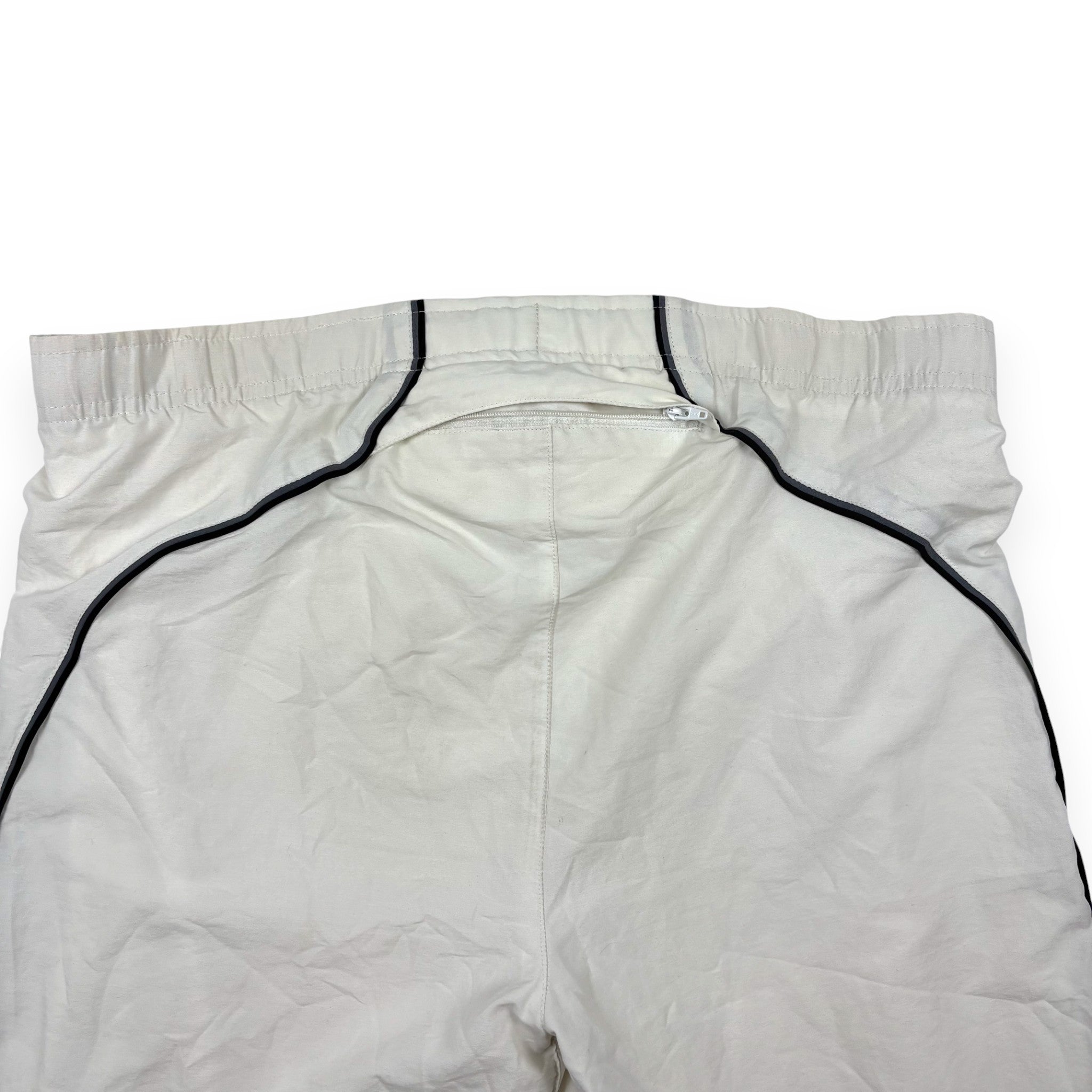 Nike Trackpants Weiß mit schwarzem Paspel